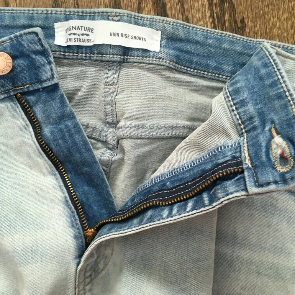 Signature Levi Strauss Womens High Rise 3